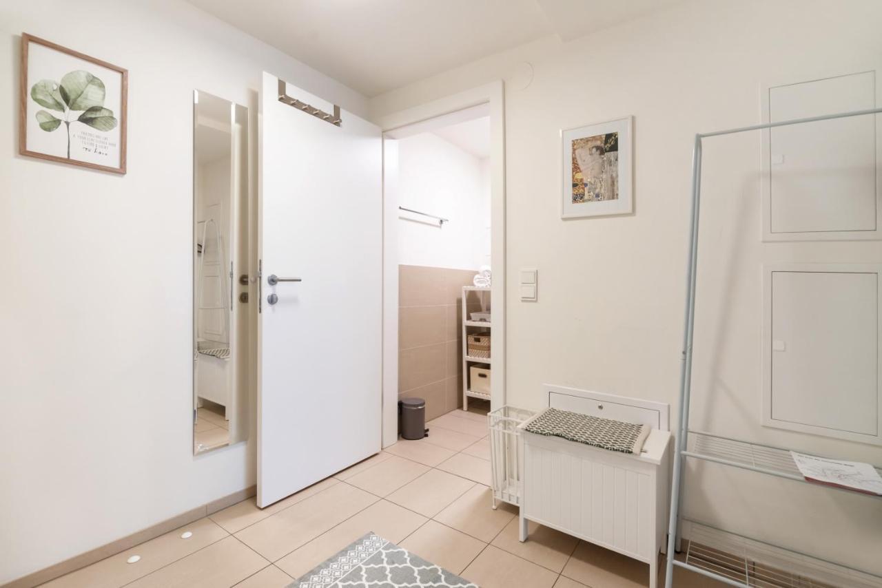 Quiet And Cozy Apartment Next To Mariahilfer Strasse And Naschmarkt With Ac, Minimum 30 Nights Viena Exterior foto