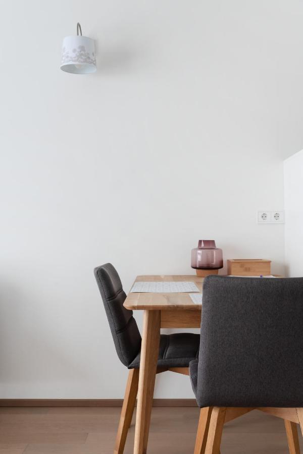 Quiet And Cozy Apartment Next To Mariahilfer Strasse And Naschmarkt With Ac, Minimum 30 Nights Viena Exterior foto