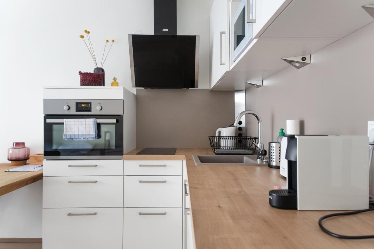 Quiet And Cozy Apartment Next To Mariahilfer Strasse And Naschmarkt With Ac, Minimum 30 Nights Viena Exterior foto