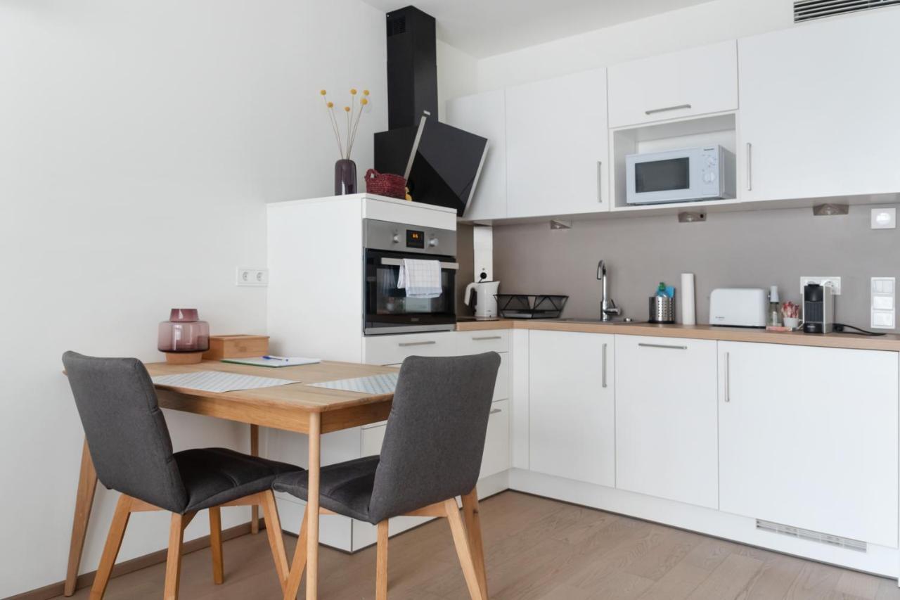 Quiet And Cozy Apartment Next To Mariahilfer Strasse And Naschmarkt With Ac, Minimum 30 Nights Viena Exterior foto